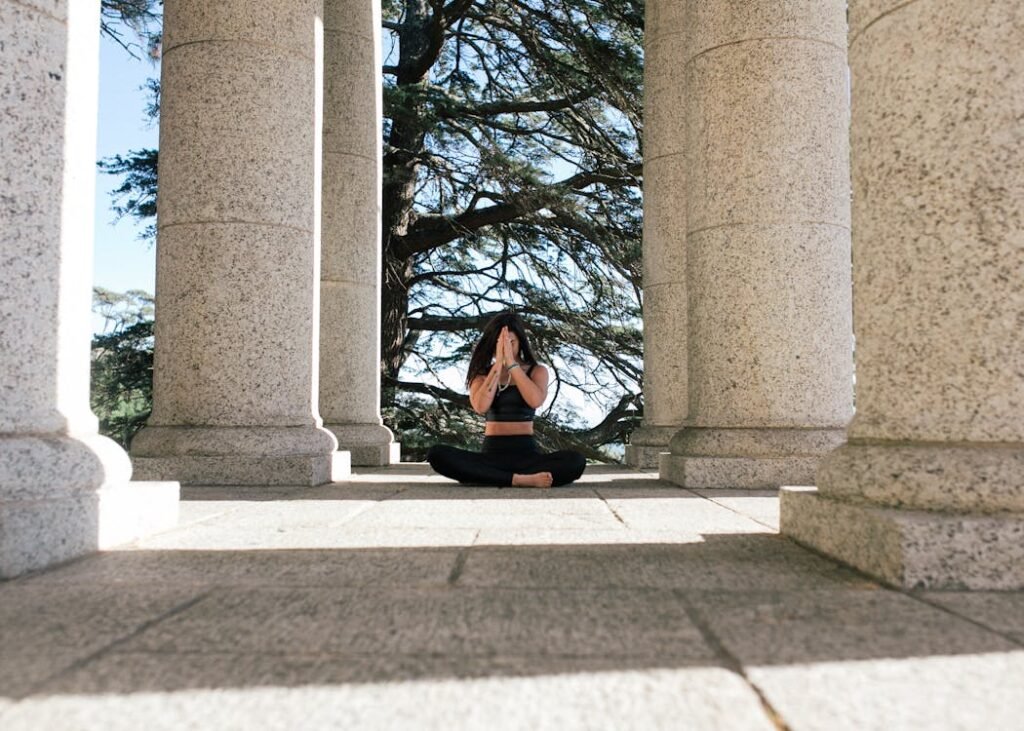 One of the biggest challenges in amputation recovery is dealing with pain, both physical and emotional. Many amputees experience phantom limb pain—sensations that feel as if they are coming from the missing limb.