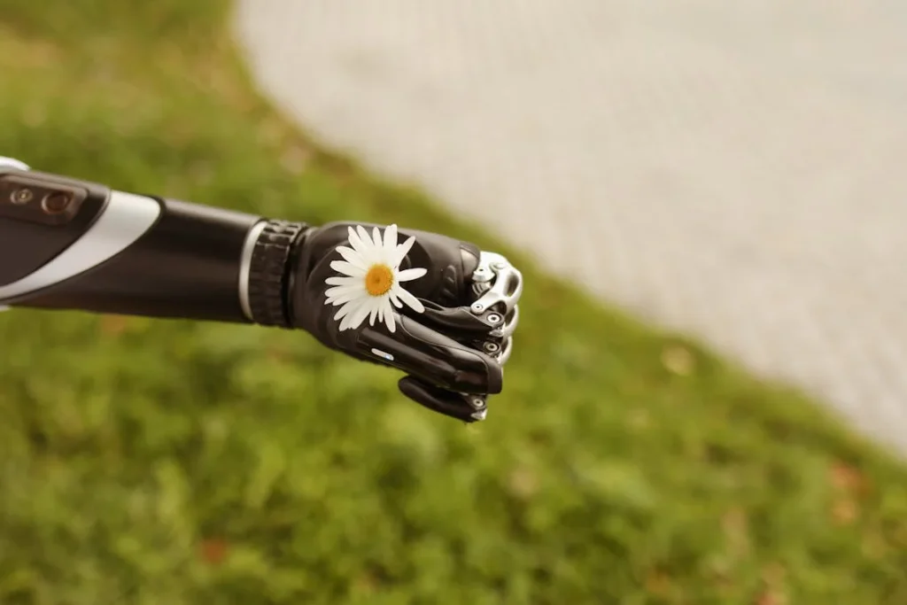 Beyond cost and technical performance, the overall user experience is a crucial factor when choosing between a bionic hand and a mechanical hand.