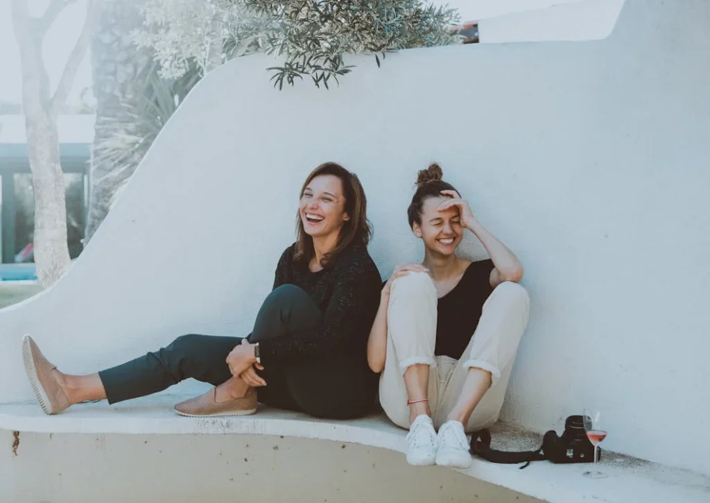 Laughter is often described as the best medicine, but for amputees, it is more than just a saying—it is a powerful tool for healing. When a person laughs, the brain releases feel-good hormones called endorphins.