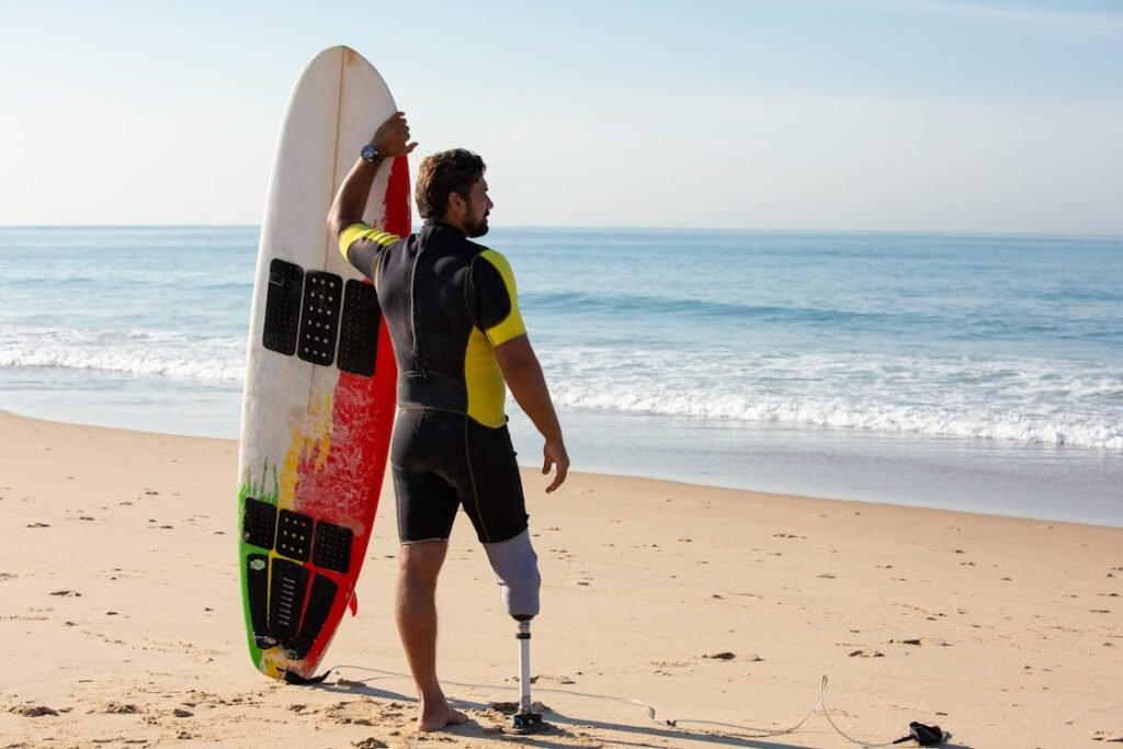 Myoelectric prosthetics operate using electrical signals generated by the muscles in the residual limb. These signals are detected by electrodes placed inside the prosthetic socket and converted into commands that control movement.