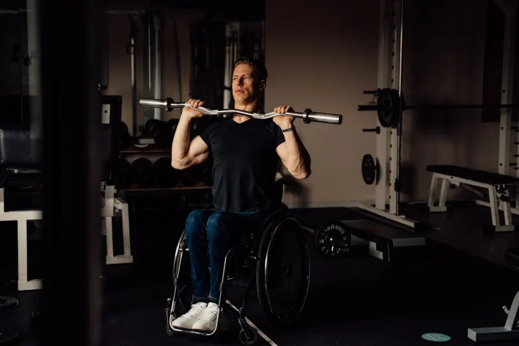 Using a prosthetic in strength training is not just about having the right equipment—it’s about learning how to move efficiently, distribute force correctly, and adapt training techniques to maximize performance.