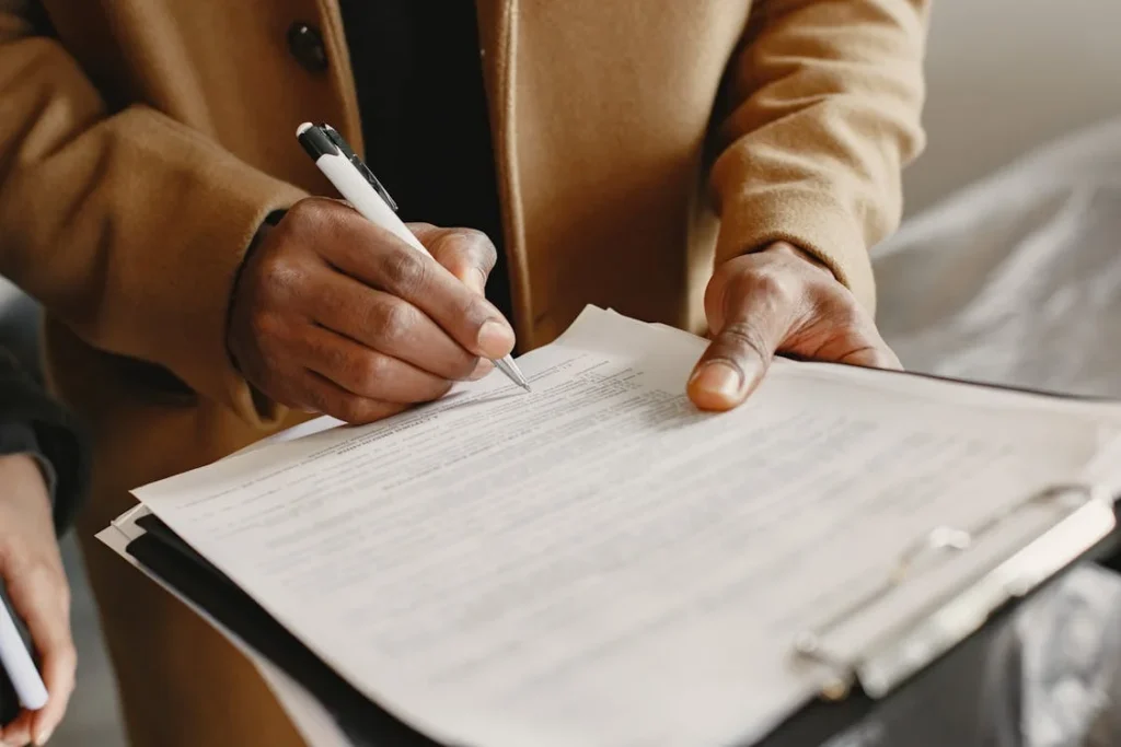 Explore private insurance plans in India that cover prosthetic limbs. Compare policies, benefits, and claim processes to secure the best coverage!