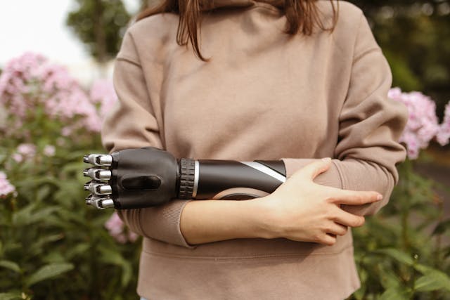 One of the most exciting advancements in smart prosthetics is haptic feedback technology