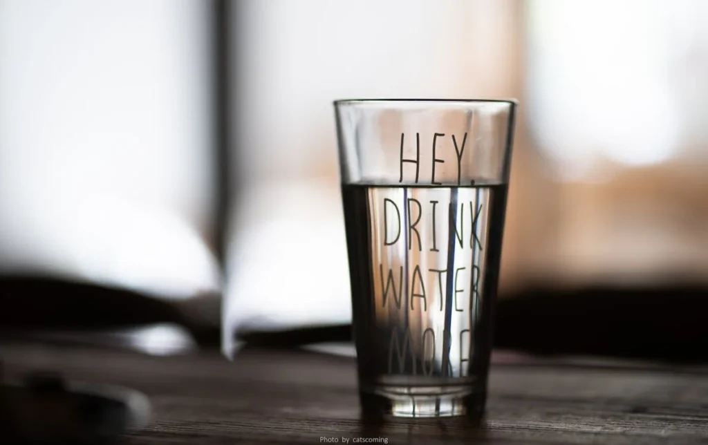 Proper hydration is key for amputees using prosthetics. Learn the best hydration tips to prevent skin issues, enhance comfort, and improve mobility.
