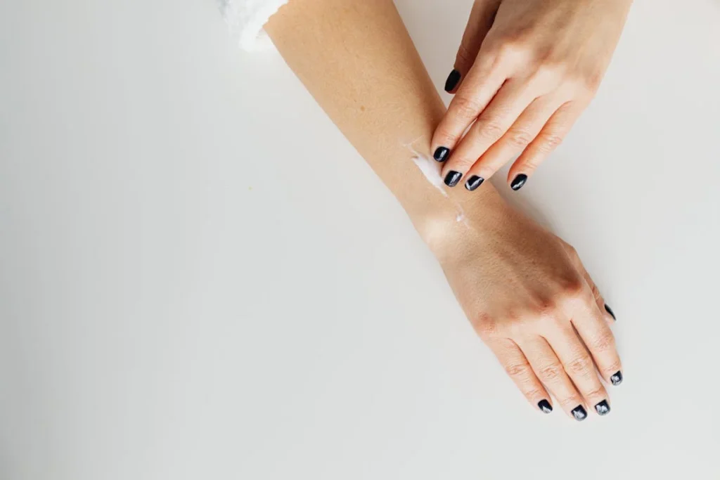 Skin is the body’s first line of defense, and for prosthetic users, it takes on an even greater role. The area where the socket meets the skin undergoes constant pressure, friction, and sweat buildup.